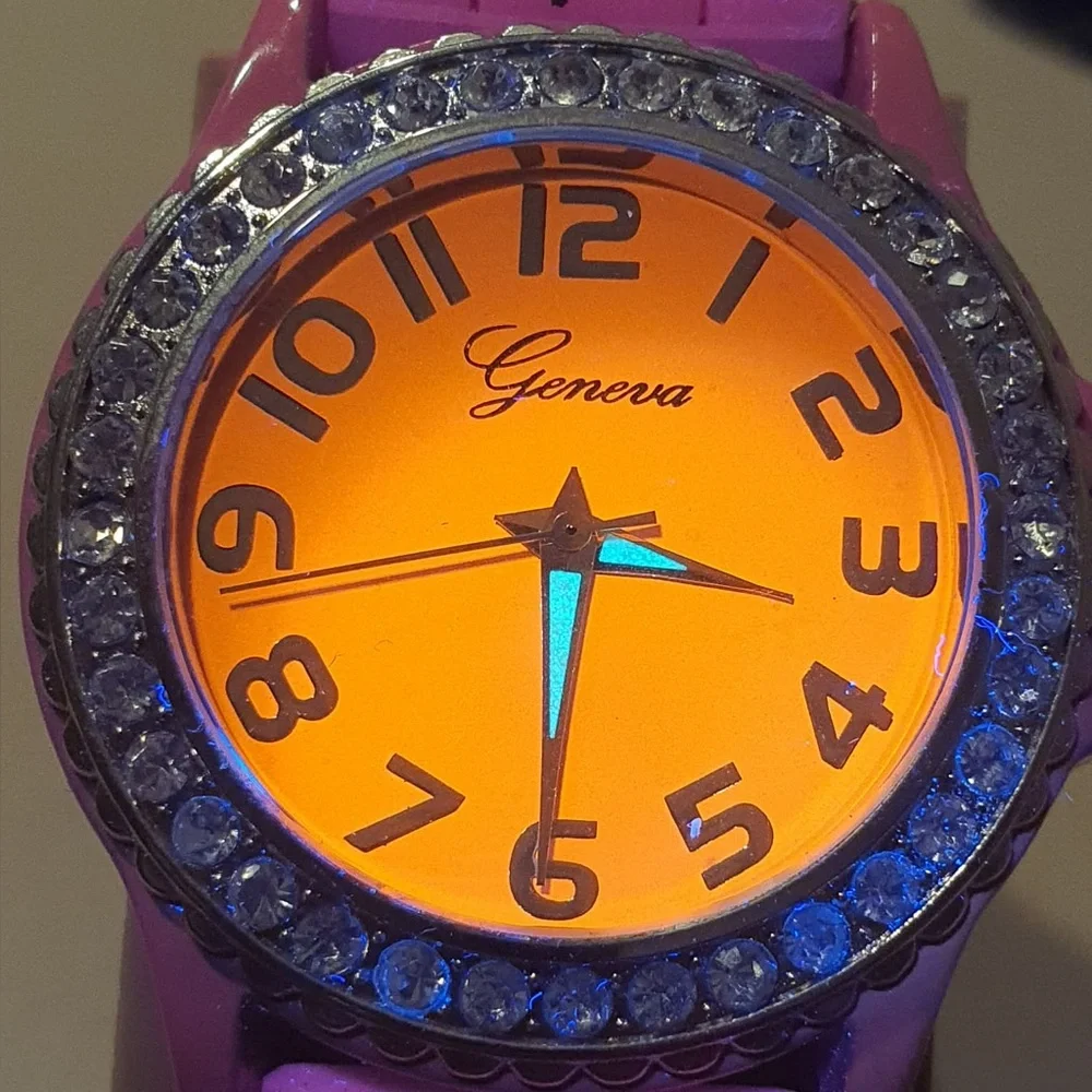 🦋10/$20🦋 Geneva Silver/Pink Rhinestone Silicone Women's Watch